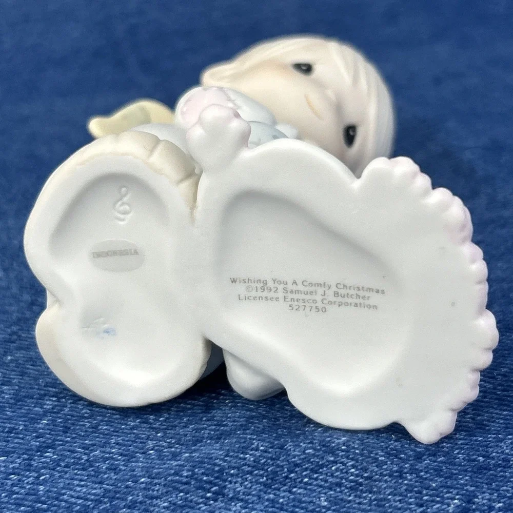 VTG Precious Moments Wishing You a Comfy Christmas Figurine 1992 Enesco 527750